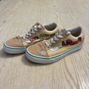 Women’s Vans Ward Low Sesame Street Skate Sneaker Shoes (Tan/Yellow)